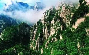 爱游戏多端接入-嵩山金雕队对阵云贵雷霆队，电竞公开赛惊险晋级，内线统治篮板——反击锐度十足